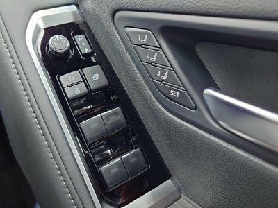 2025 Toyota LAND CRUISER 300 缩略图 20