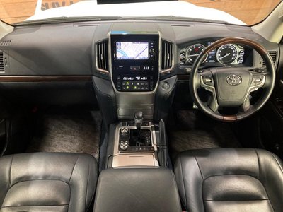 TOYOTA LAND CRUISER 200 - 2