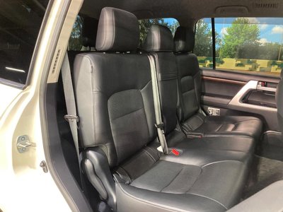 TOYOTA LAND CRUISER 200 - 9