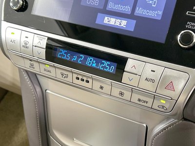 صورة مصغرة 35 لـ 2023 Toyota LAND CRUISER PRADO