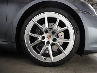 PORSCHE 911 - 8