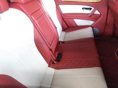 BENTLEY BENTAYGA - 3