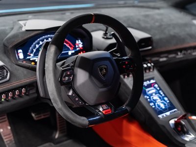 LAMBORGHINI HURACAN - 4