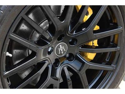2021 Maserati MASERATI LEVANTE photo 6