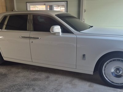 ROLLS-ROYCE PHANTOM - 1