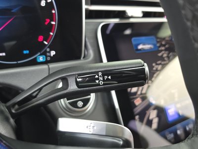 MERCEDES-BENZ E-CLASS - 9