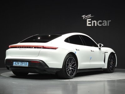 PORSCHE TAYCAN - 4