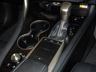 صورة مصغرة 21 لـ 2021 Lexus RX