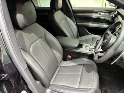 2025 ALFA Romeo STELVIO 照片 7
