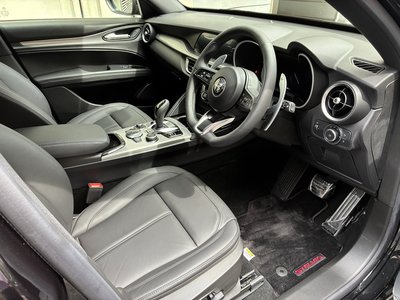 2025 ALFA Romeo STELVIO 照片 6