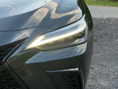 2025 Lexus NX photo 4