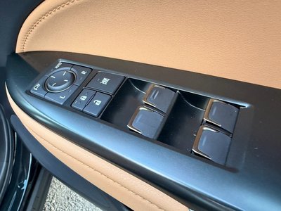 2025 Lexus NX — миниатюра 32