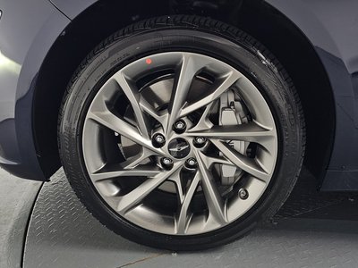 2025 Genesis THE NEW G70 photo 6
