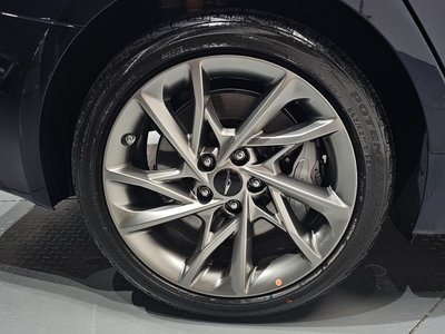 2025 Genesis THE NEW G70 photo 8