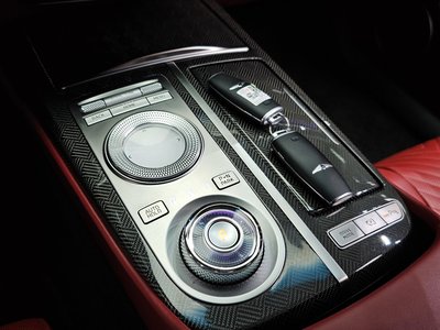 GENESIS G80 (RG3) - 9