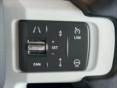 LAND ROVER DEFENDER - 10