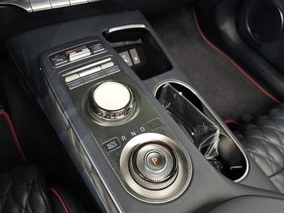 2021 Genesis GV70 — миниатюра 12