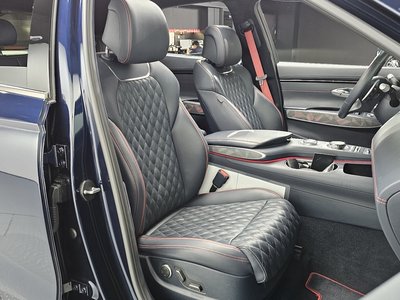 2021 Genesis GV70 — миниатюра 16