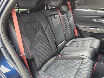2021 Genesis GV70 — миниатюра 17