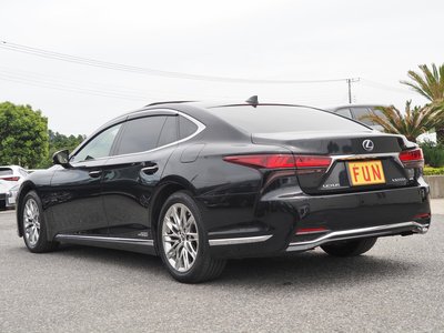 LEXUS LS - 6