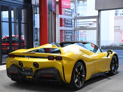 2024 Ferrari SF90 SPIDER photo 2