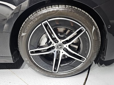 MERCEDES-BENZ E-CLASS - 8