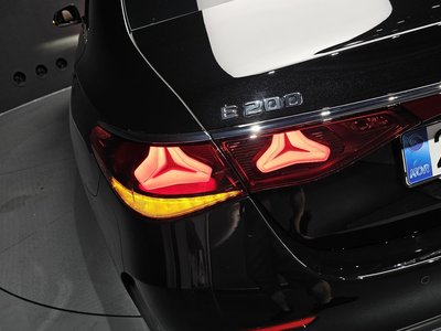 MERCEDES-BENZ E-CLASS - 10