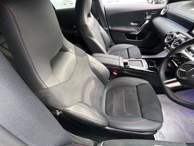 MERCEDES-BENZ CLA - 9