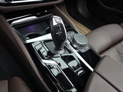 صورة مصغرة 12 لـ 2023 BMW 5 SERIES