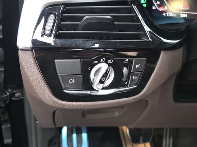 صورة مصغرة 27 لـ 2023 BMW 5 SERIES