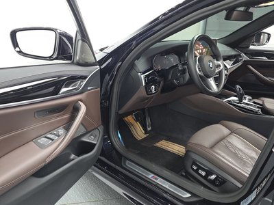 صورة مصغرة 13 لـ 2023 BMW 5 SERIES