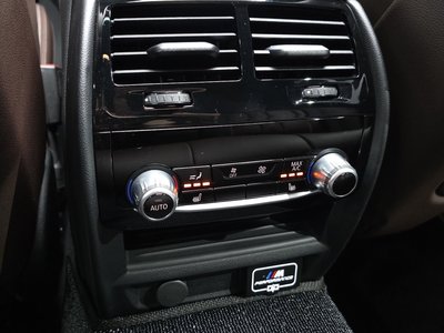 صورة مصغرة 25 لـ 2023 BMW 5 SERIES