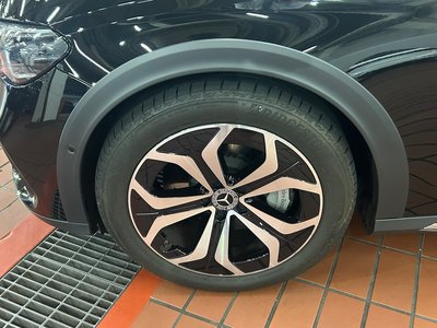 MERCEDES-BENZ E-CLASS - 5