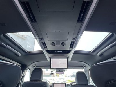 2023 Toyota ALPHARD thumbnail 18