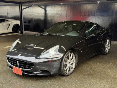 FERRARI CALIFORNIA - 10