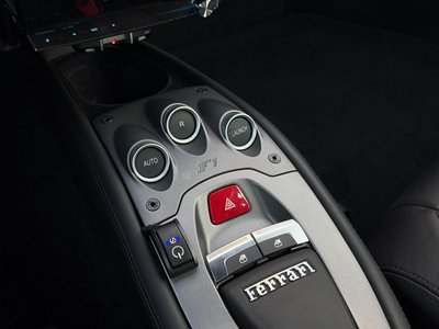 صورة مصغرة 18 لـ 2012 Ferrari 458 ITALIA