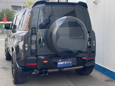 LAND ROVER DEFENDER - 10