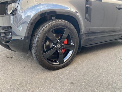 LAND ROVER DEFENDER - 7