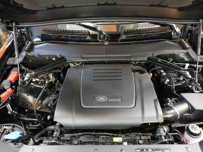 LAND ROVER DEFENDER - 7