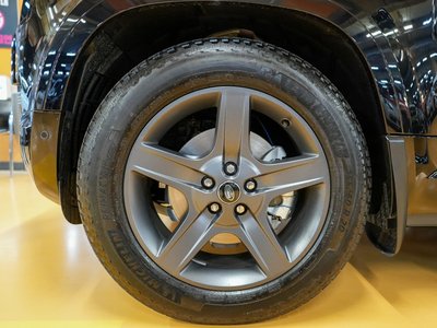 LAND ROVER DEFENDER - 6