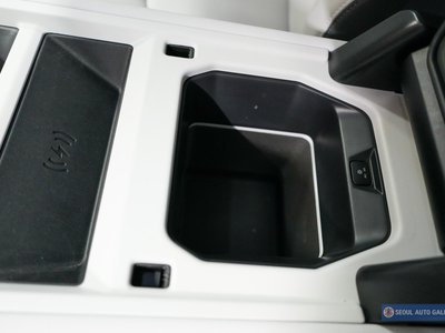 LAND ROVER DEFENDER - 8