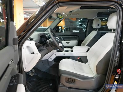 LAND ROVER DEFENDER - 3