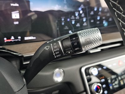 2024 Genesis GV80 thumbnail 23
