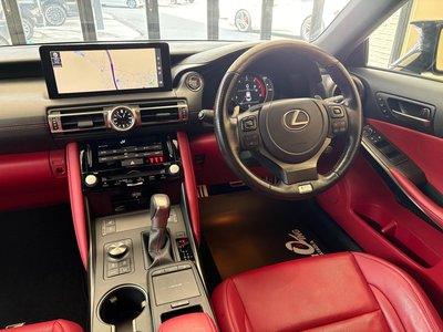 صورة مصغرة 43 لـ 2021 Lexus IS