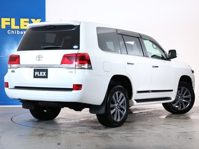 TOYOTA LAND CRUISER 200 - 10