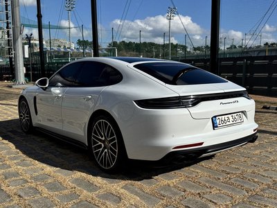 PORSCHE PANAMERA - 5
