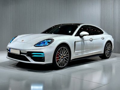 PORSCHE PANAMERA - 1