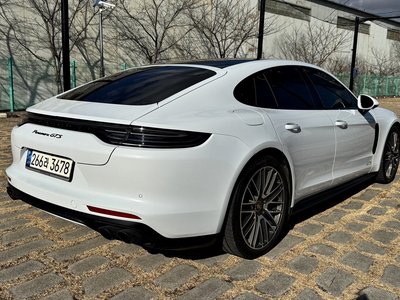PORSCHE PANAMERA - 9