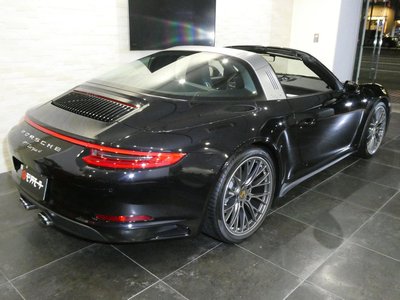 صورة 5 لـ 2017 Porsche 911