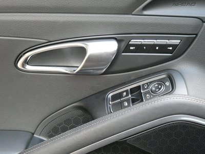 صورة مصغرة 65 لـ 2017 Porsche 911